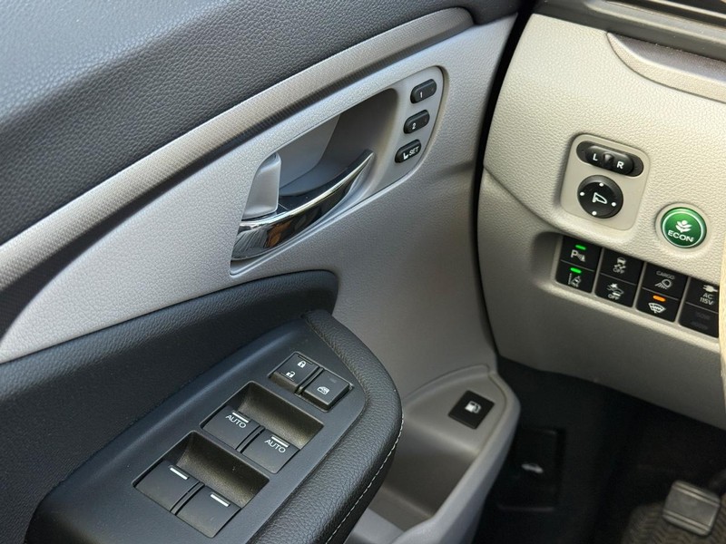 Honda Ridgeline Vehicle Full-screen Gallery Image 20