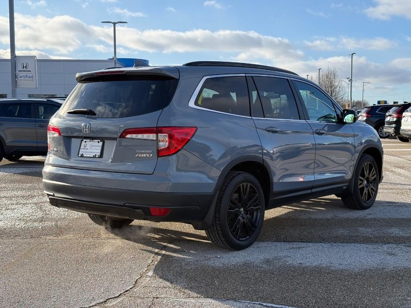 Honda Pilot Vehicle Full-screen Gallery Image 03