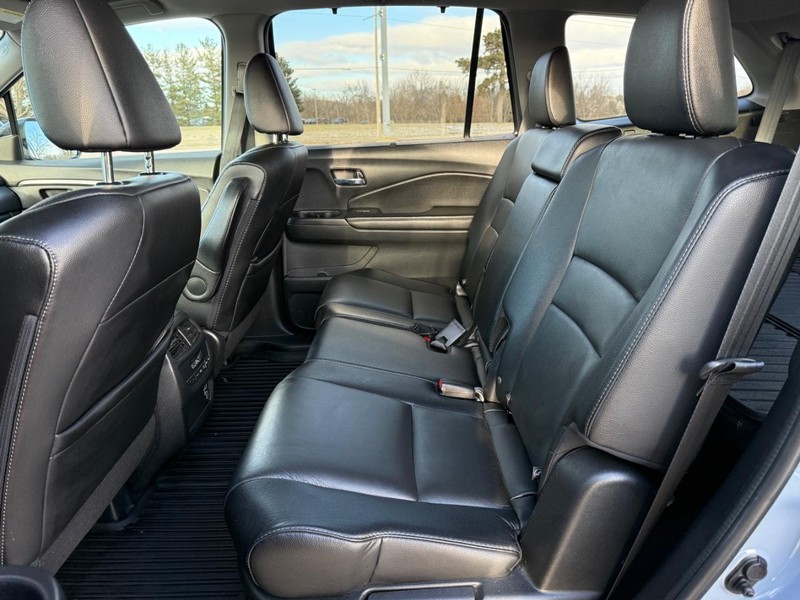 Honda Pilot Vehicle Full-screen Gallery Image 09