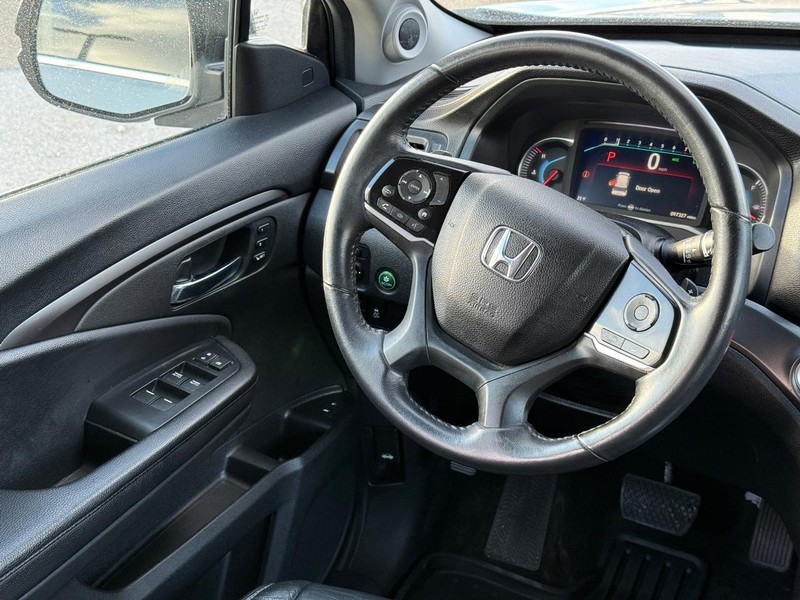 Honda Pilot Vehicle Full-screen Gallery Image 13