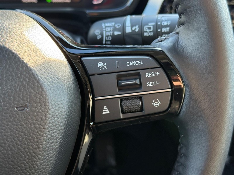 Honda CR-V Vehicle Image 15