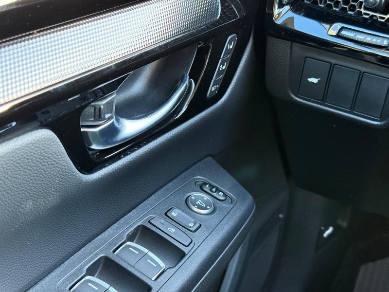 Honda CR-V Vehicle Image 19