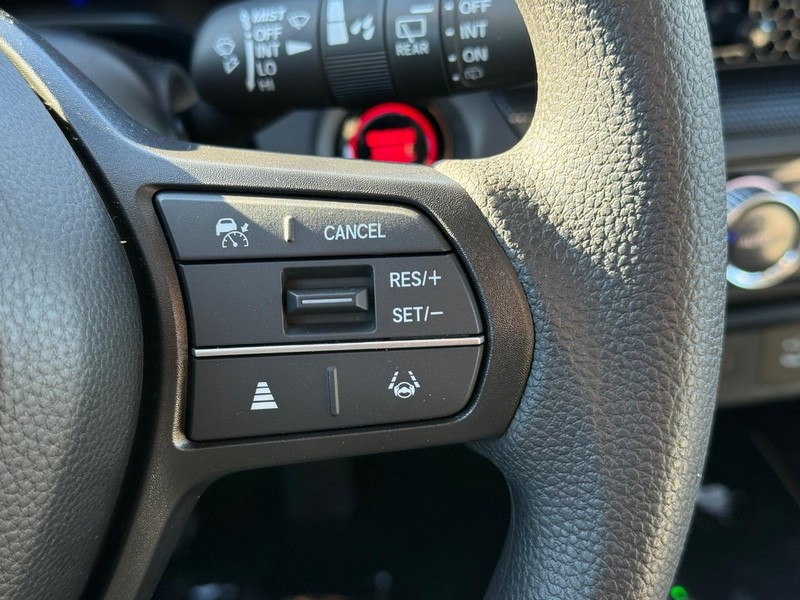 Honda CR-V Vehicle Image 16