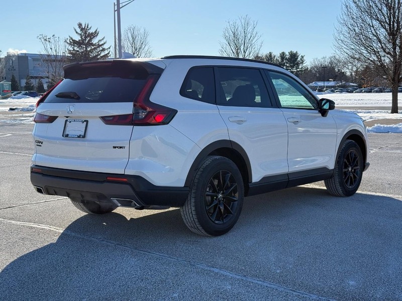 Honda CR-V Hybrid Vehicle Image 3