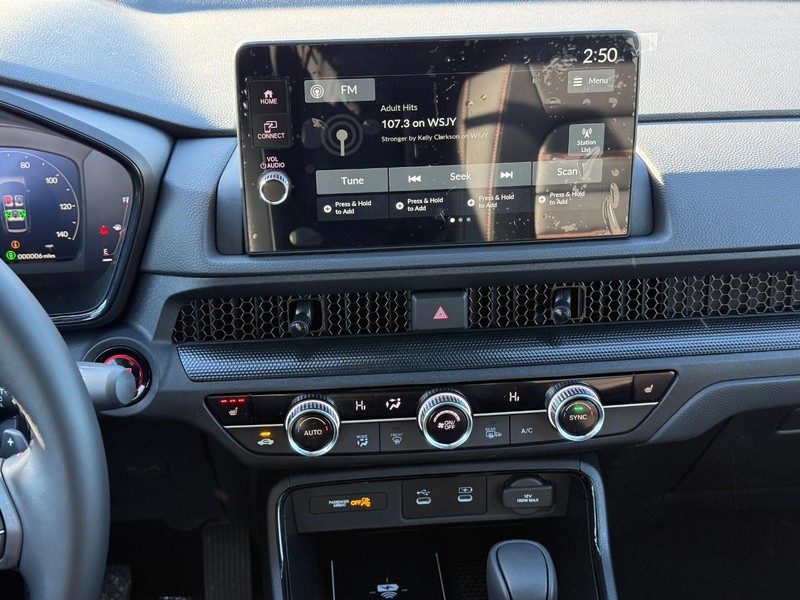 Honda CR-V Hybrid Vehicle Image 11