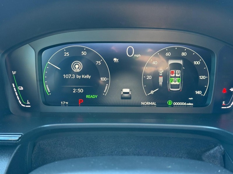 Honda CR-V Hybrid Vehicle Image 17