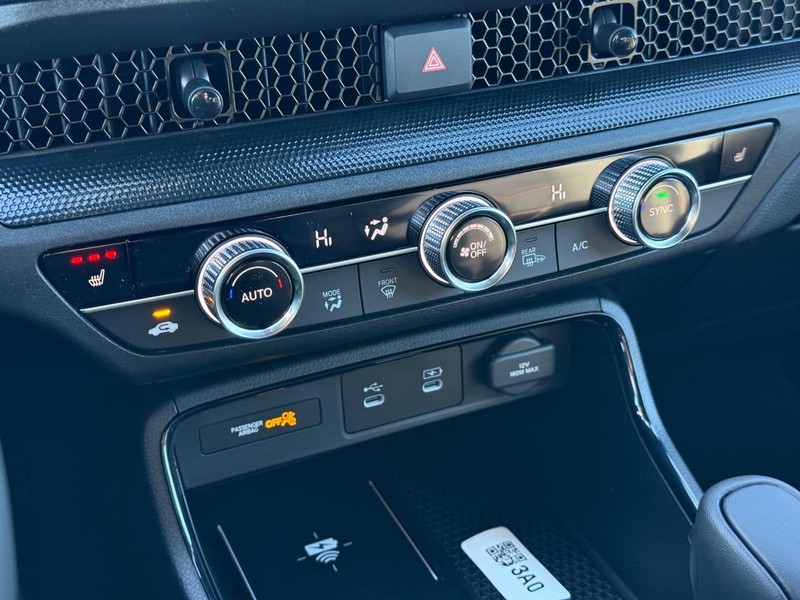 Honda CR-V Hybrid Vehicle Image 19