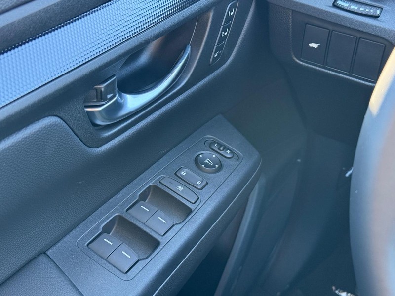 Honda CR-V Hybrid Vehicle Image 20