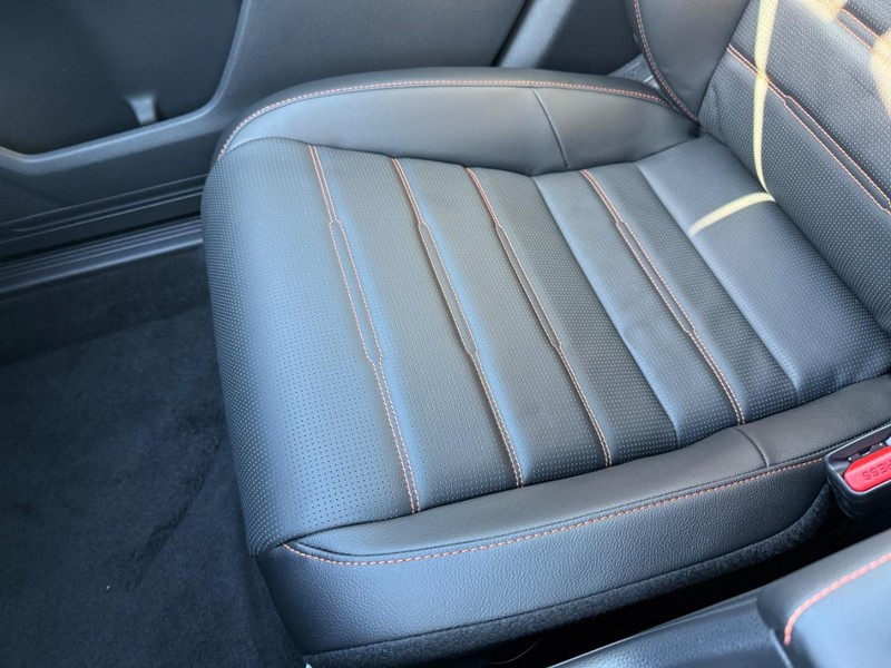 Honda CR-V Hybrid Vehicle Image 21