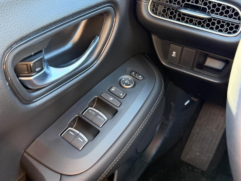 Honda HR-V Vehicle Image 19
