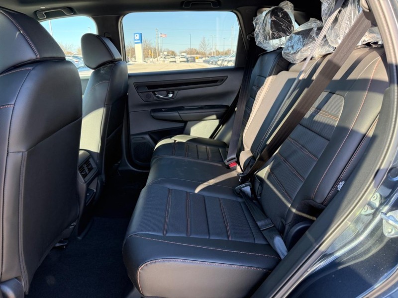 Honda CR-V Hybrid Vehicle Image 9