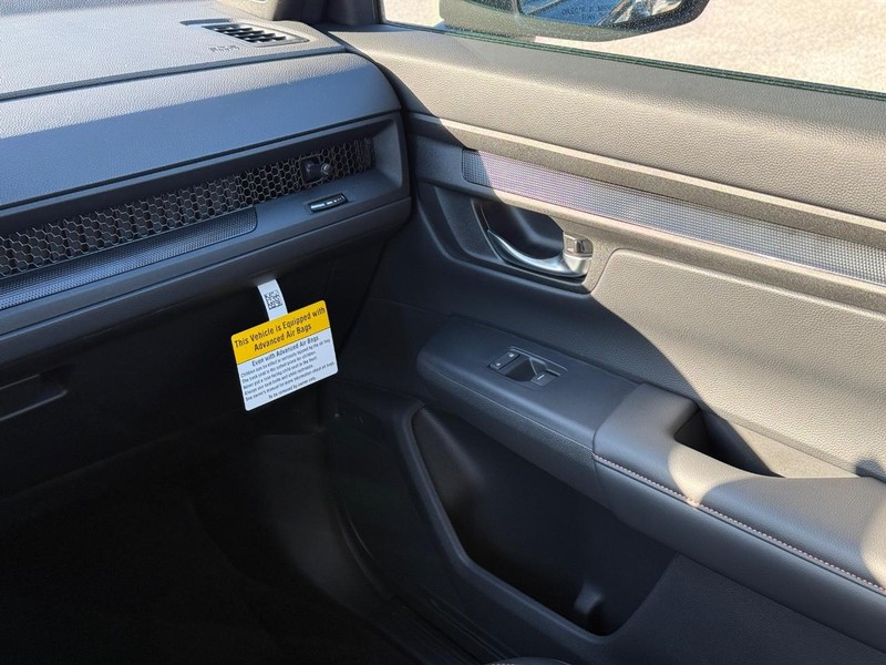 Honda CR-V Hybrid Vehicle Image 14