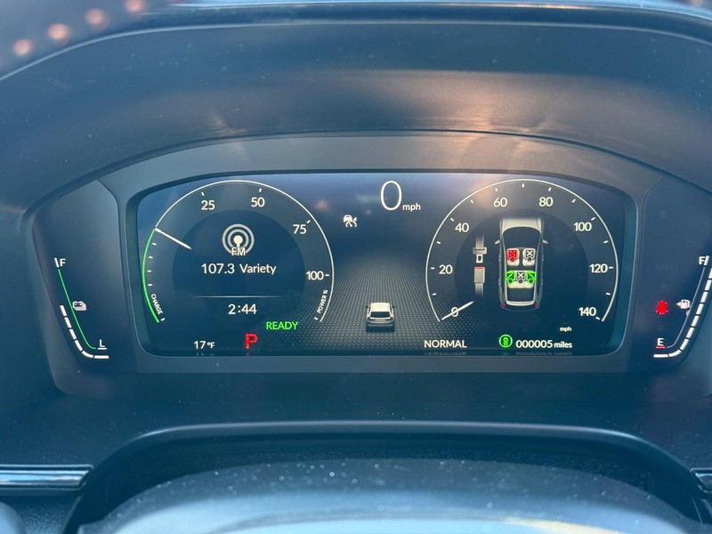 Honda CR-V Hybrid Vehicle Image 17