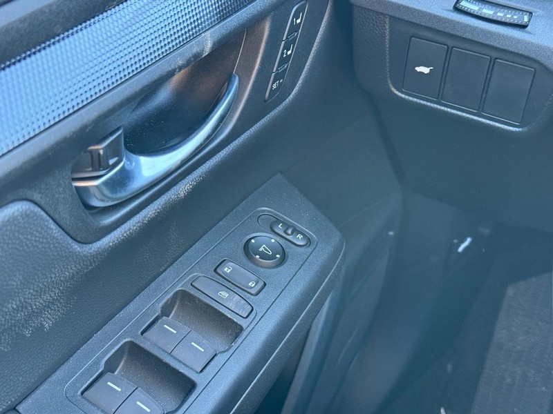 Honda CR-V Hybrid Vehicle Image 20