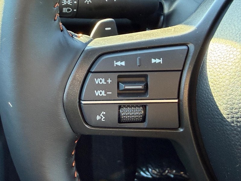 Honda CR-V Hybrid Vehicle Image 15