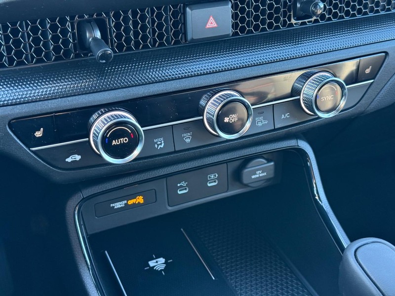 Honda CR-V Hybrid Vehicle Image 19