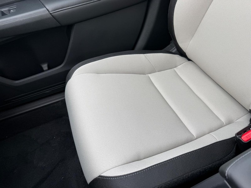 Honda CR-V Vehicle Image 21