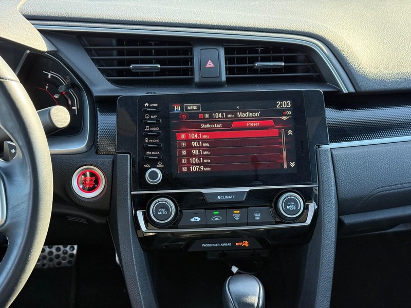 Honda Civic Sedan Vehicle Full-screen Gallery Image 11