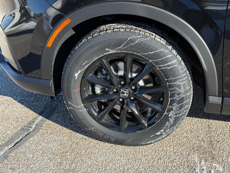 Honda CR-V Hybrid Vehicle Image 6