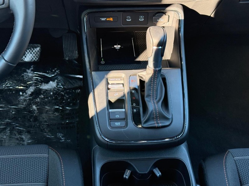 Honda CR-V Hybrid Vehicle Image 12