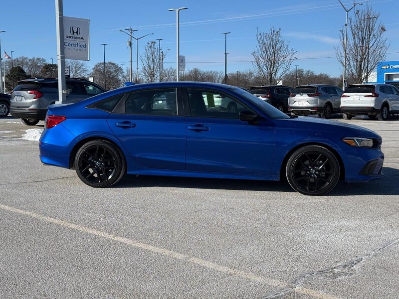 Honda Civic Sedan Vehicle Full-screen Gallery Image 02