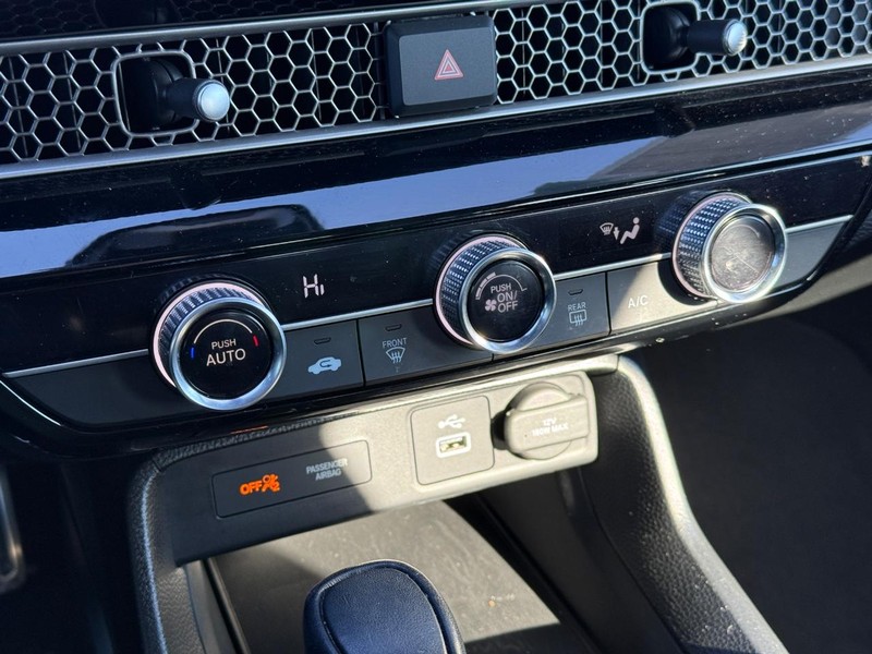 Honda Civic Sedan Vehicle Full-screen Gallery Image 19