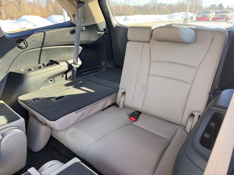 Honda Pilot Vehicle Full-screen Gallery Image 09