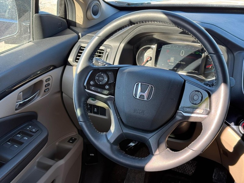 Honda Pilot Vehicle Full-screen Gallery Image 14