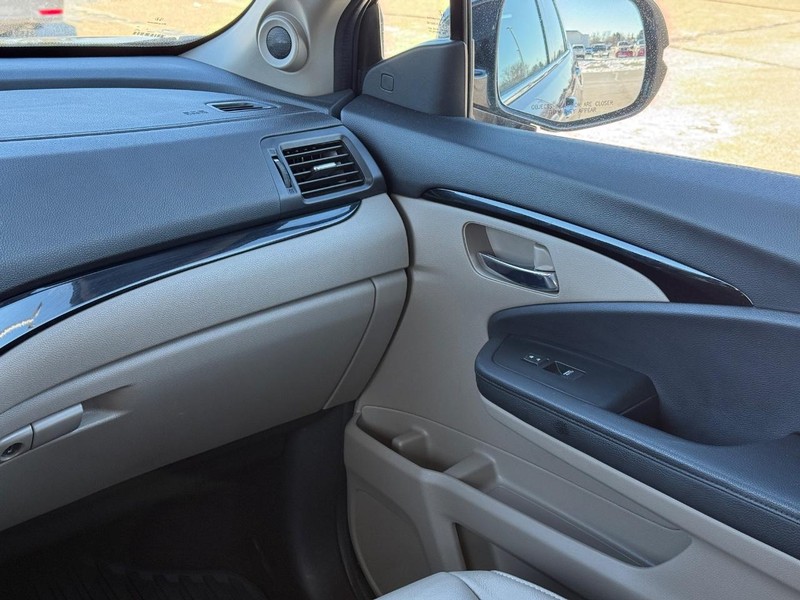 Honda Pilot Vehicle Full-screen Gallery Image 15