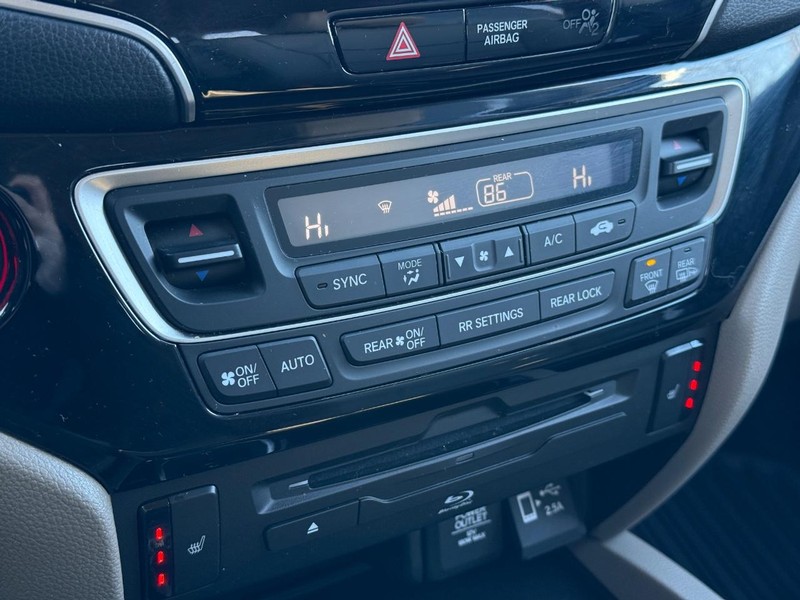 Honda Pilot Vehicle Full-screen Gallery Image 20