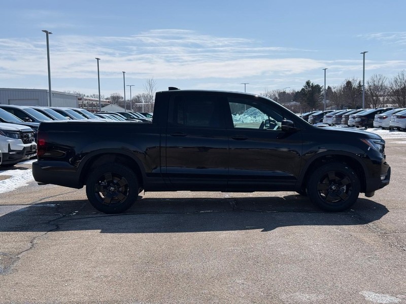 Honda Ridgeline Vehicle Image 2