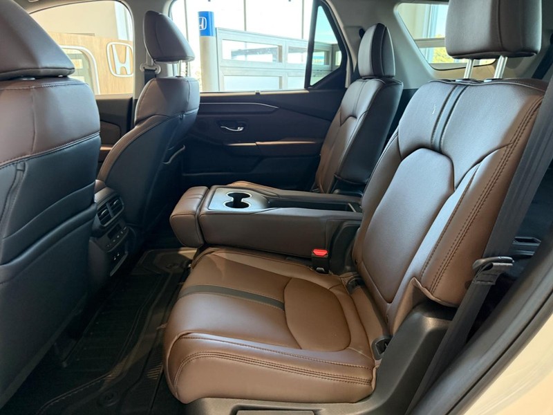 Honda Pilot Vehicle Image 8