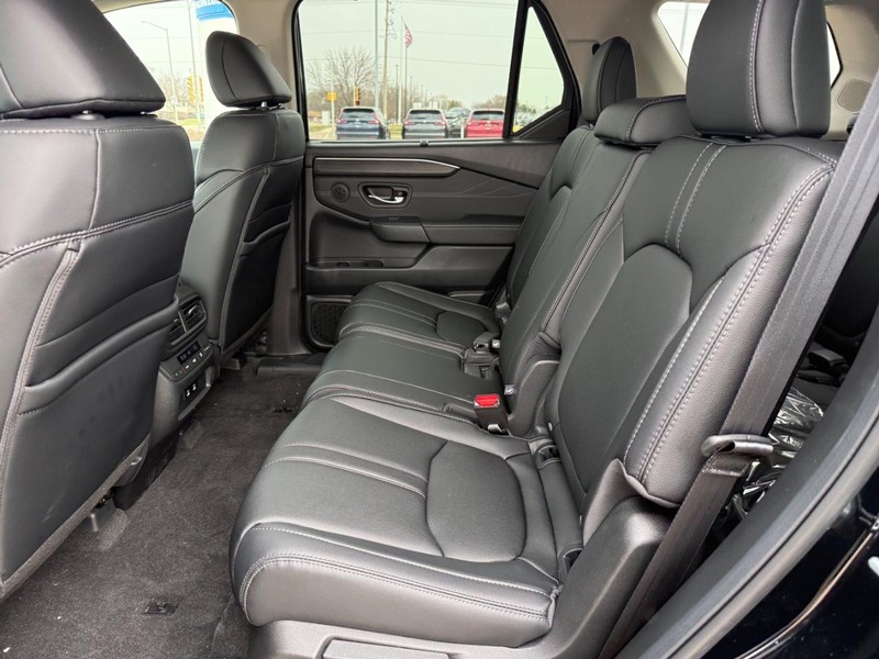 Honda Pilot Vehicle Image 9