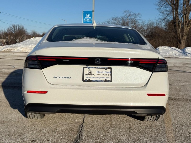 Honda Accord Sedan Vehicle Image 4