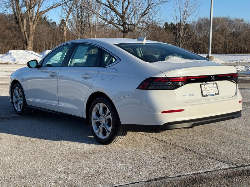 Honda Accord Sedan Vehicle Image 5