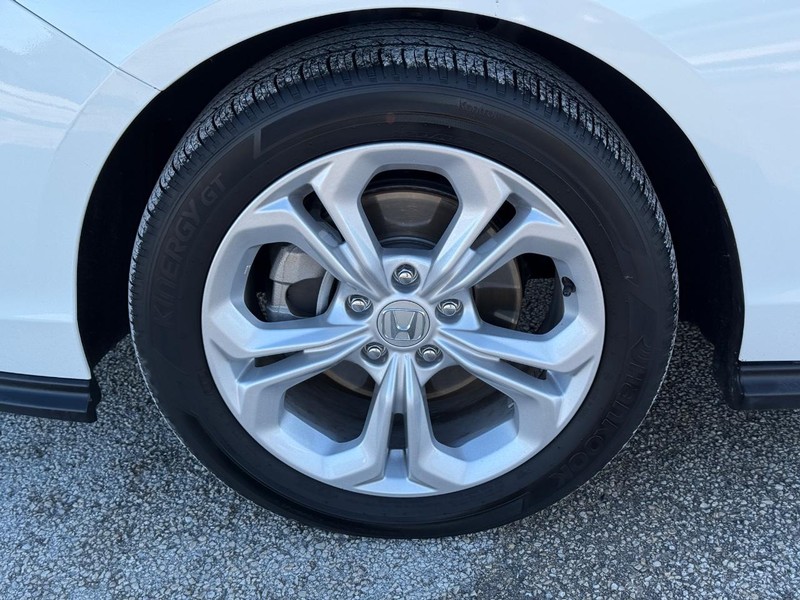 Honda Accord Sedan Vehicle Image 7