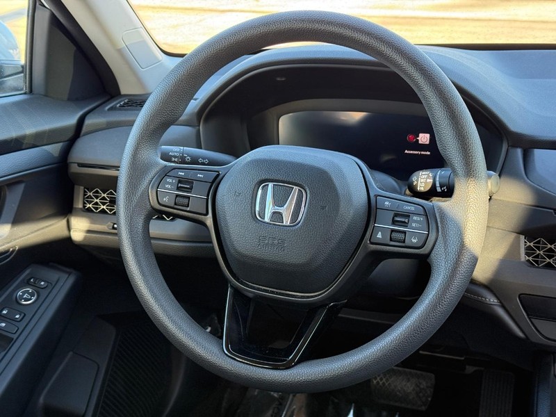 Honda Accord Sedan Vehicle Image 12