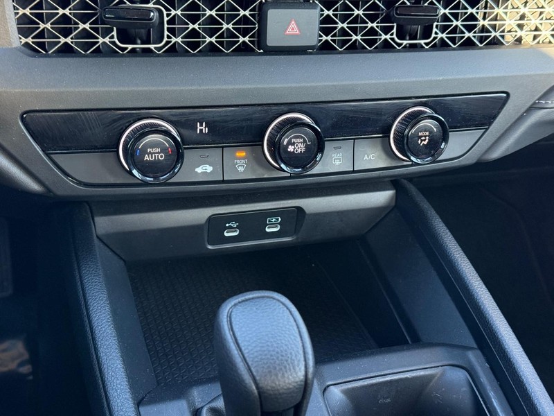 Honda Accord Sedan Vehicle Image 18