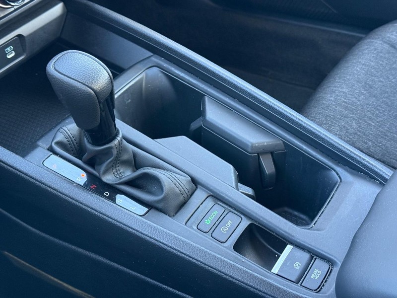 Honda Accord Sedan Vehicle Image 19