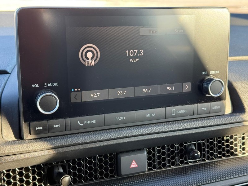 Honda CR-V Vehicle Image 16