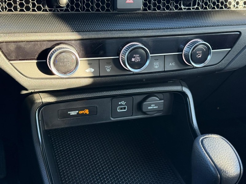 Honda CR-V Vehicle Image 18