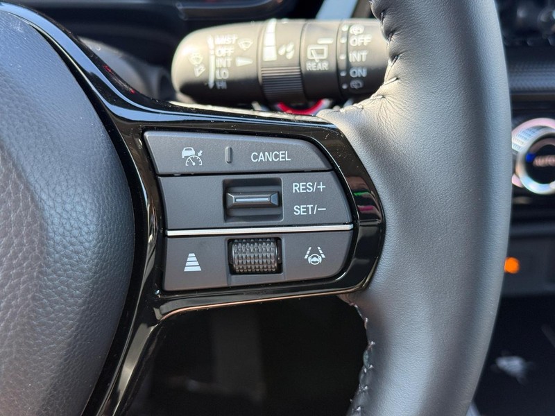 Honda CR-V Vehicle Image 15