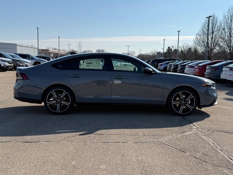 Honda Accord Hybrid Vehicle Image 2