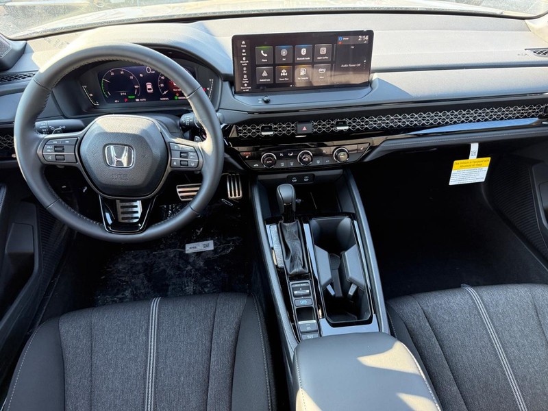 Honda Accord Hybrid Vehicle Image 9