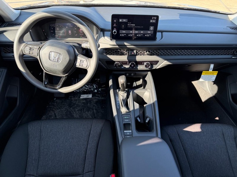 Honda Accord Sedan Vehicle Image 9