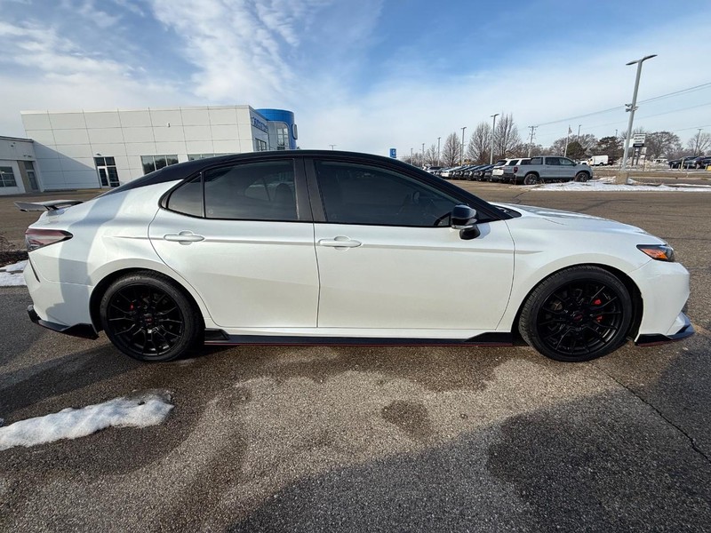 Toyota Camry Vehicle Image 2