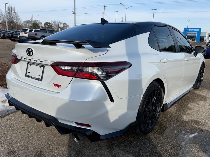 Toyota Camry Vehicle Image 3