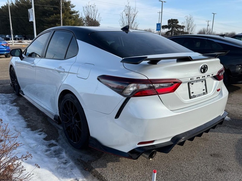 Toyota Camry Vehicle Image 5