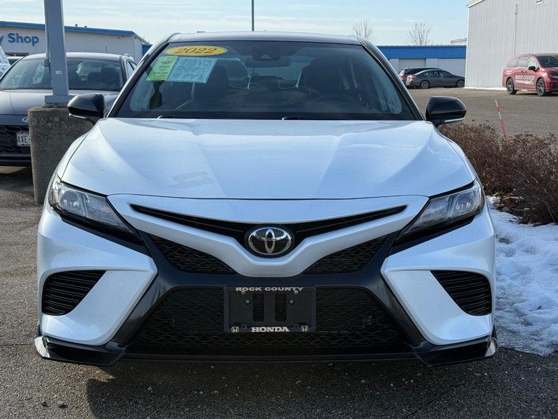 Toyota Camry Vehicle Image 8