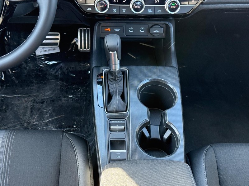 Honda Civic Sedan Hybrid Vehicle Image 11